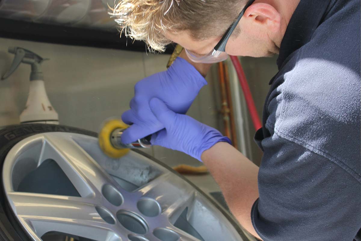 Featured image for “Why Wheel Repair is a Growing Franchise Opportunity in the Automotive Industry”